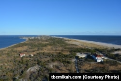 This national seashore protects a 42-km section of Fire Island, an approximately 48-km long barrier island separated from Long Island by the Great South Bay.