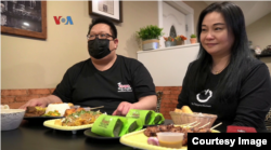 Tasya dan Markus Subroto, pemilik “Tasya’s Kitchen” di kota Somersworth, New Hampshire. (Foto: VOA Indonesia)