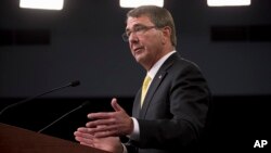 Menteri Pertahanan Ash Carter dalam konferensi pers bulan Agustus lalu di Pentagon.