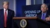 El presidente Donald Trump junto al doctor Anthony Fauci, del equipo designado por la Casa Blanca para gestionar la pandemia, durante la presentación de la guía para “Abrir América de Nuevo”, el 16 de abril de 2020.