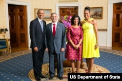 PRs Barack Obama, Jorge Carlos Fonseca e Primeira-damas Lígia Fonseca e Michelle Obama, na Casa Branca