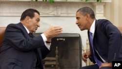President Barack Obama listens to President Hosni Mubarak of Egypt during a bilateral meeting in the Oval Office, Sept. 1, 2010.