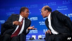 Presiden Tunisia Moncef Marzouki (kanan) bersama Presiden Tanzania Jakaya Kikwete
