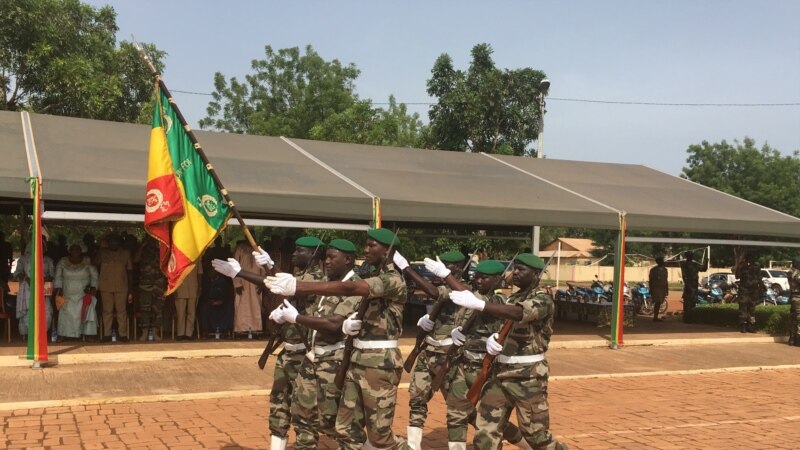 Mali:  l'armée dit mener une vaste offensive dans le centre du pays
