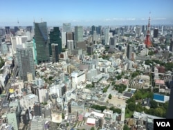 The skyline of Japan's capital, Tokyo. (S. Herman/VOA)