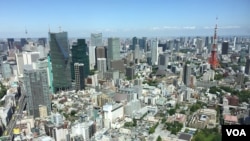FILE - The skyline of Japan's capital, Tokyo. (S. Herman/VOA)