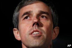 El candidato presidencial demócrata y ex representante de Texas, Beto O'Rourke, habla durante un foro de candidatos a sindicatos de empleados públicos el sábado 3 de agosto de 2019 en Las Vegas. (Foto AP / John Locher)