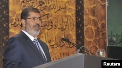 مصر کے صدر محمد مرسی (فائل)