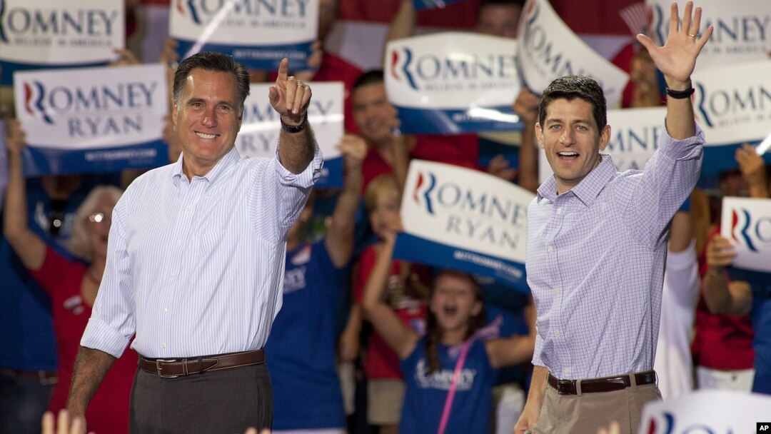 Capres Partai Republik AS, Mitt Romney dan Cawapresnya, Paul Ryan saat kampanye pertama mereka di Institut Teknik NASCAR kota Mooresville, North Carolina (12/8). Hari ini Romney-Ryan akan melakukan kampanye terpisah di Florida dan Iowa.