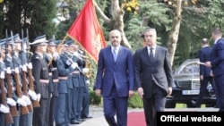 Premijeri Albanije i Crne Gore, Edi Rama i Milo Đukanović, tokom susreta u Podgorici (Biro)