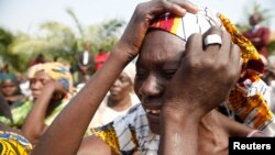 La mère d'une fille enlevée à Chibok lors d'une marche commémorative, le 14 janvier 2016.