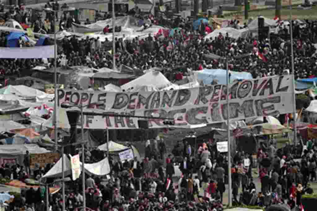 Anti-government demonstrators gather in Tahrir Square, the center of anti-government demonstrations, in Cairo, Egypt, February 7, 2011