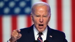 El presidente Joe Biden habla durante un acto de campaña en Pensilvania, el 5 de enero de 2023, durante una ceremonia para conmemorar el segundo aniversario del asalto al Capitolio.