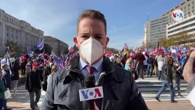 Protestantes se reúnen en la Plaza de la Libertad, Washington