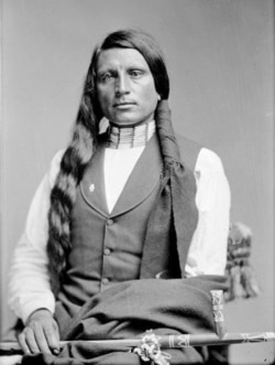 Oglala Lakota Chief Red Shirt joined Buffalo Bill's Wild West show in 1887 and the same year toured with the show in England, where he was an instant celebrity.