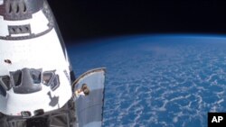 美国“奋进号”航天飞机