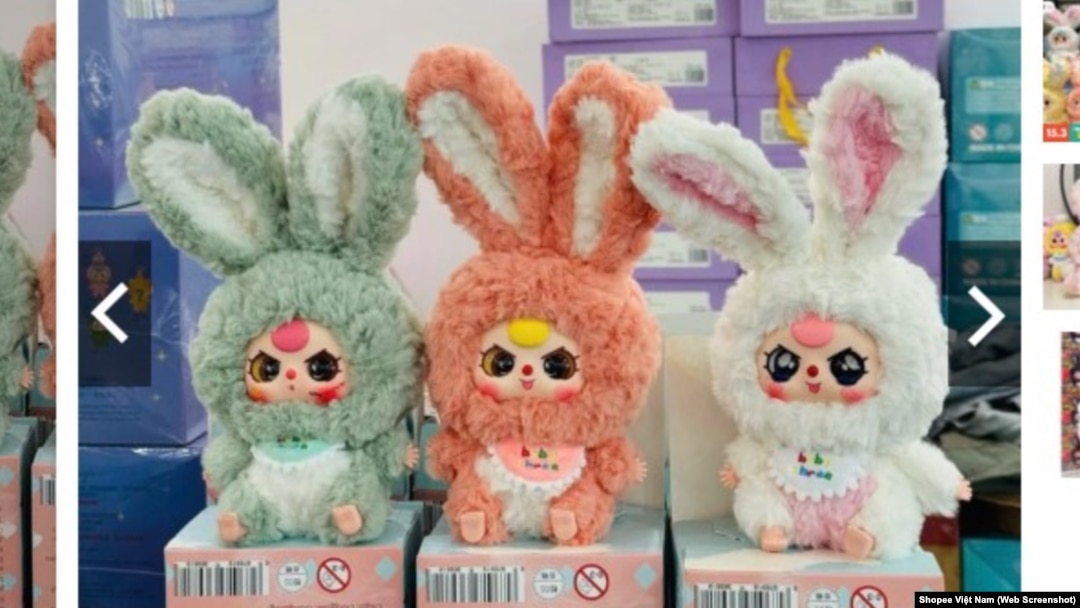 Sản phẩm đồ chơi Baby Three phiên bản Thỏ Thị Trấn được bán trên mạng Shopee Việt Nam. Các nhà chức trách Việt Nam đang "tổng kiểm tra" sản phẩm này vì có họa tiết giống "đường lưỡi bò" của Trung Quốc.
