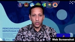 Mendikbud Nadiem Makarim dalam telekonferensi pers di Jakarta. (Foto:VOA)