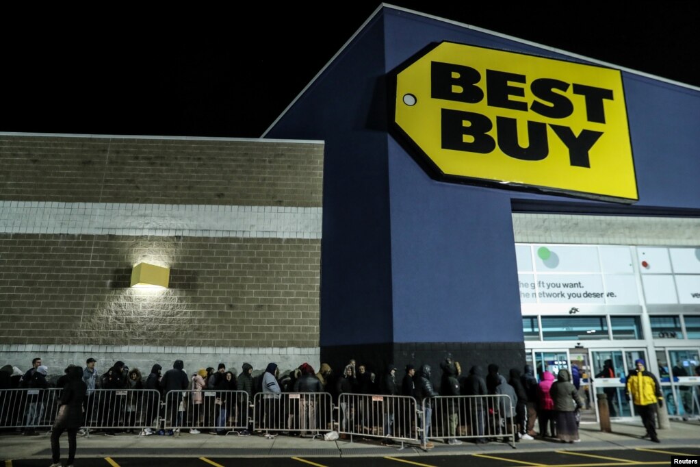  ̵̸ ¾ ̱  Ʈ  ǰ  &#39;Ʈ(Best Buy)&#39; տ ΰ   ִ.