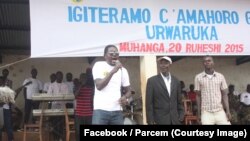 Des membres de Paroles et actions pour le réveil des consciences et l'évolution des mentalités (Parcem) lors d’une campagne, Bujumbura, Burundi, 20 juillet 205. (Facebook/Parcem)