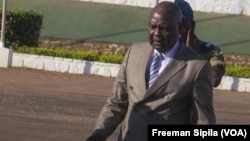Simplice Sarandji au palais présidentiel, Bangui, 14 avril 2015 (VOA / Freeman Sipila)
