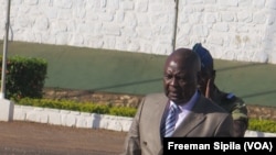 Simplice Sarandji au palais présidentiel, Bangui, 14 avril 2015 (VOA/Freeman Sipila)
