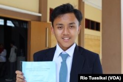 Siswa MAN 1 Darussalam Ciamis, jawa Barat, Muhammad Iqbal Zia Ulhaq, memenangkan MYRES 2019 dengan mengajukan konsep 3T untuk menumbuhkan sikap moderat. (VOA/Rio Tuasikal)