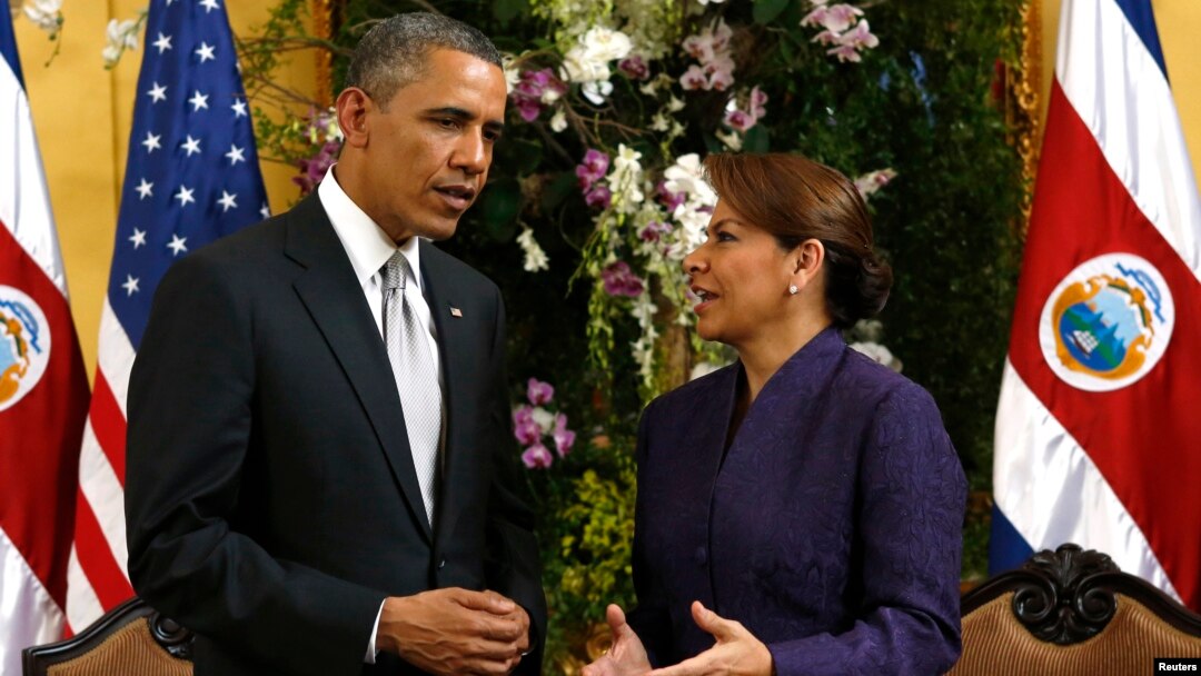 Presiden AS Barack Obama bertemu Presiden Kosta Rika, Laura Chinchilla di San Jose, Jumat (3/5). 