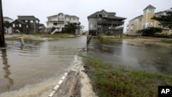 Primeras consecuencias del huracán Florence en Avon, Carolina del Norte.