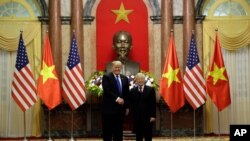 도널드 트럼프 미국 대통령과 응우옌 푸 쫑 베트남 공산당 서기장 겸 국가주석이 지난해 2월 하노이에서 회담했다.