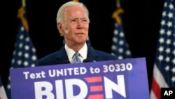 El candidato presidencial demócrata Joe Biden habla durante un evento en Dover, Delaware, el viernes 5 de junio de 2020. 