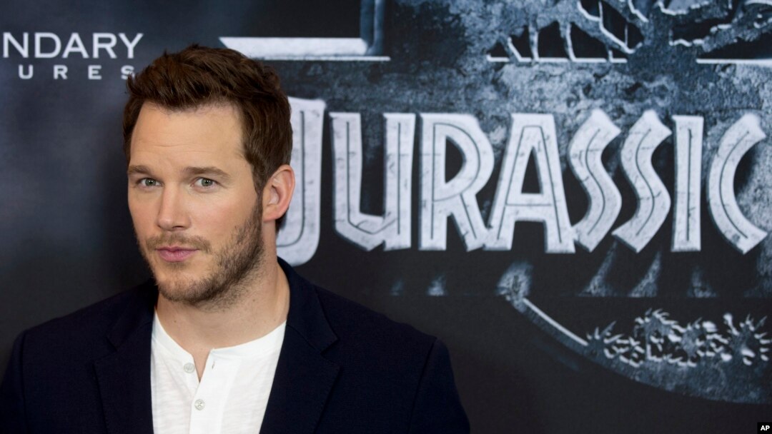 Aktor Chris Pratt pada acara promosi film 'Jurassic World' di Berlin, Jerman.