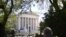 Gedung Mahkamah Agung Amerika Serikat di Washington, DC, 23 April 2024. (Mandel NGAN / AFP)