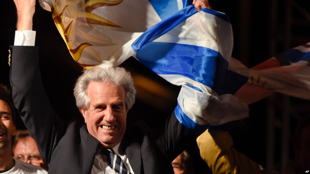 Ông Tabaré Vázquez mừng thắng lợi sau khi đắc cử tổng thống Uruguay