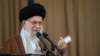 Pemimpin tertinggi Iran Ayatollah Ali Khamenei hadir dalams sebuah pertemuan dengan sekelompok pekerja di Teheran, Iran, pada 24 April 2024. (Foto: Khamenei.IR/AFP)