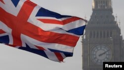 Keluarga Emma Kelty, perempuan Inggris yang dibunuh sewaktu berperahu kayak di Sungai Amazon memberi penghormatan terakhir kepada mantan kepala sekolah itu, Rabu (20/9). (Foto: ilustrasi).