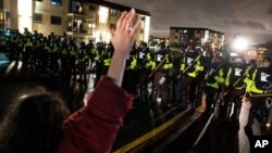 Protesti zbog smrti Dontea Wrighta u Brooklin Centru, u Minesoti (Foto: AP)