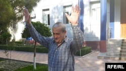 Uzbek journalist Bobomurod Abdullayev was cleared of conspiring against the government and released from detention, Tashkent, May 7, 2018. 