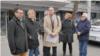 Predstavnici akademske zajednice zatražili su ostavke celokupnog vrha Radiotelevizije Srbije na protestu ispred sedišta javnog servisa, 12. februara 2020. (Foto: Rade Ranković, VoA)