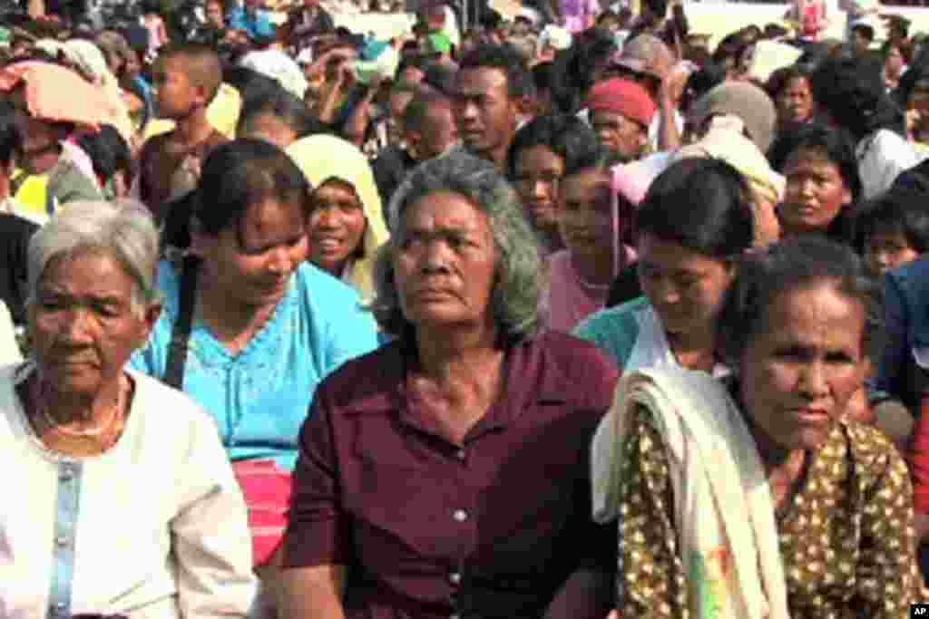 Border clashes have left thousands of villagers homeless from Thai-Cambodia border area 