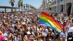 지난달 25일 이스라엘 텔아비브에서 성소수자들의 권리를 옹호하는 '프라이드 퍼레이드'가 열렸다.