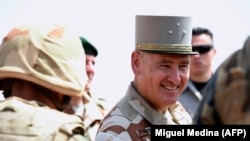 Le commandant des forces françaises Barkhane Patrick Brethous (ci-dessus) a été remplacé par le général François-Xavier de Woillemont pour intervenir dans la région du Sahel.