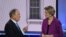 L'ancien maire de New York Mike Bloomberg et la sénatrice Elizabeth Warren du Massachusetts lors du débat de Las Vegas (Photo by Mark RALSTON / AFP)