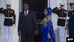 Le président du Tchad, Idriss Deby Itno, arrive à la Maison Blanche pour un dîner de groupe lors du Sommet des dirigeants africains des États-Unis, à Washington, DC, le 5 août 2014.