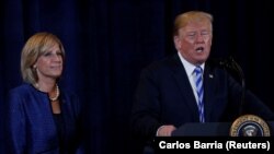 Bivši predsjednik Donald Trump na skupu podrške tadašnjoj kandidatkinji za Kongres Claudiji Tenney.