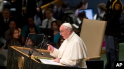 Le pape François prononce un discours au siège des Nations unies à New York, le 25 septembre 2015