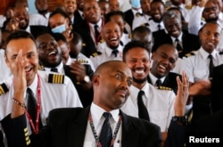 Asosiasi Pilot Kenya Airline pada saat konferensi pers di sela-sela aksi pemogokan di dekat Bandara Internasional Jomo Kenyatta di Nairobi, Kenya, 5 November 2022. (Foto: REUTERS/Thomas Mukoya)