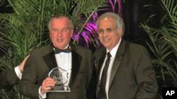 Chicago Mayor Richard Daley (left) was honored for his efforts to promote better relations between the US and the Arab world.