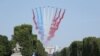 Petit couac lors du défilé du 14 juillet à Paris: la Patrouille de France voit rouge