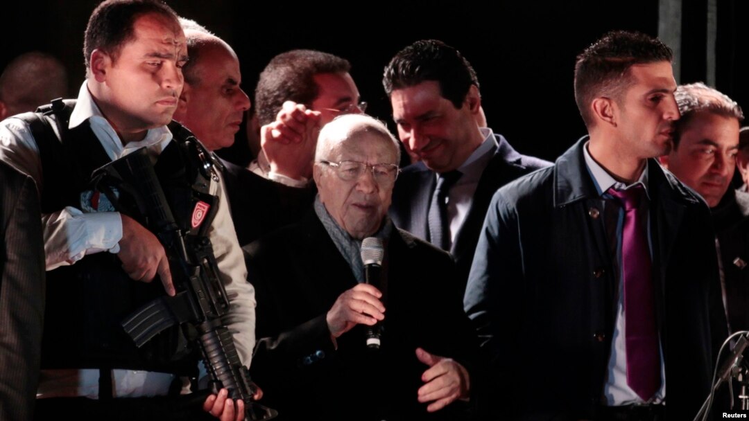 Beji Kaid Essebsi dunyoviy Nidaa Tounes partiyasi rahbari Tunisda so'zlayapti. 21-dekabr, 2014.
